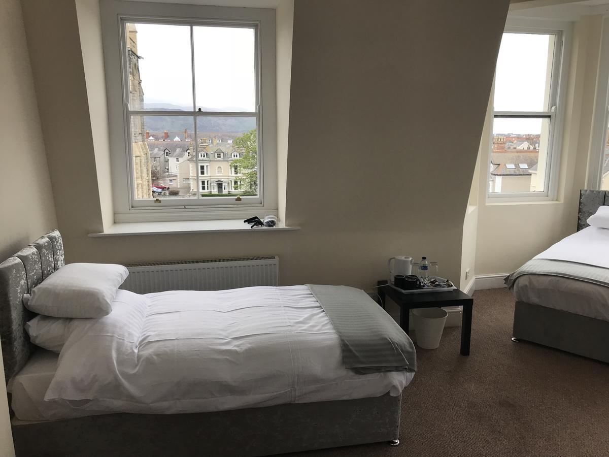 The New Alexandra Hotel ランディドノー エクステリア 写真